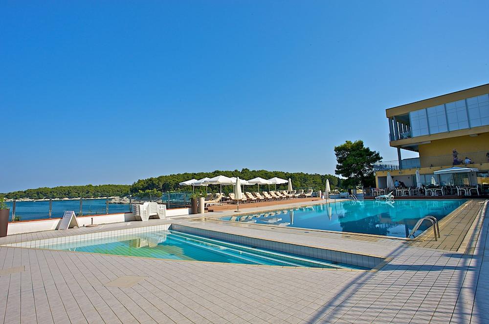 Splendid Resort Pula Exterior photo